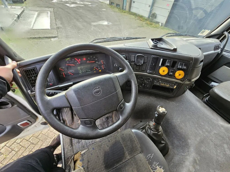 Interior photo 1: Truk flatbed Volvo FM 12.480 FM8446B - 8x4 - Manual Gear