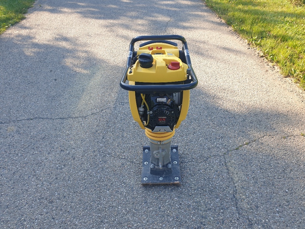 BOMAG BT 65 - Pelat getar: gambar 3 BOMAG BT 65 - Pelat getar: gambar 3