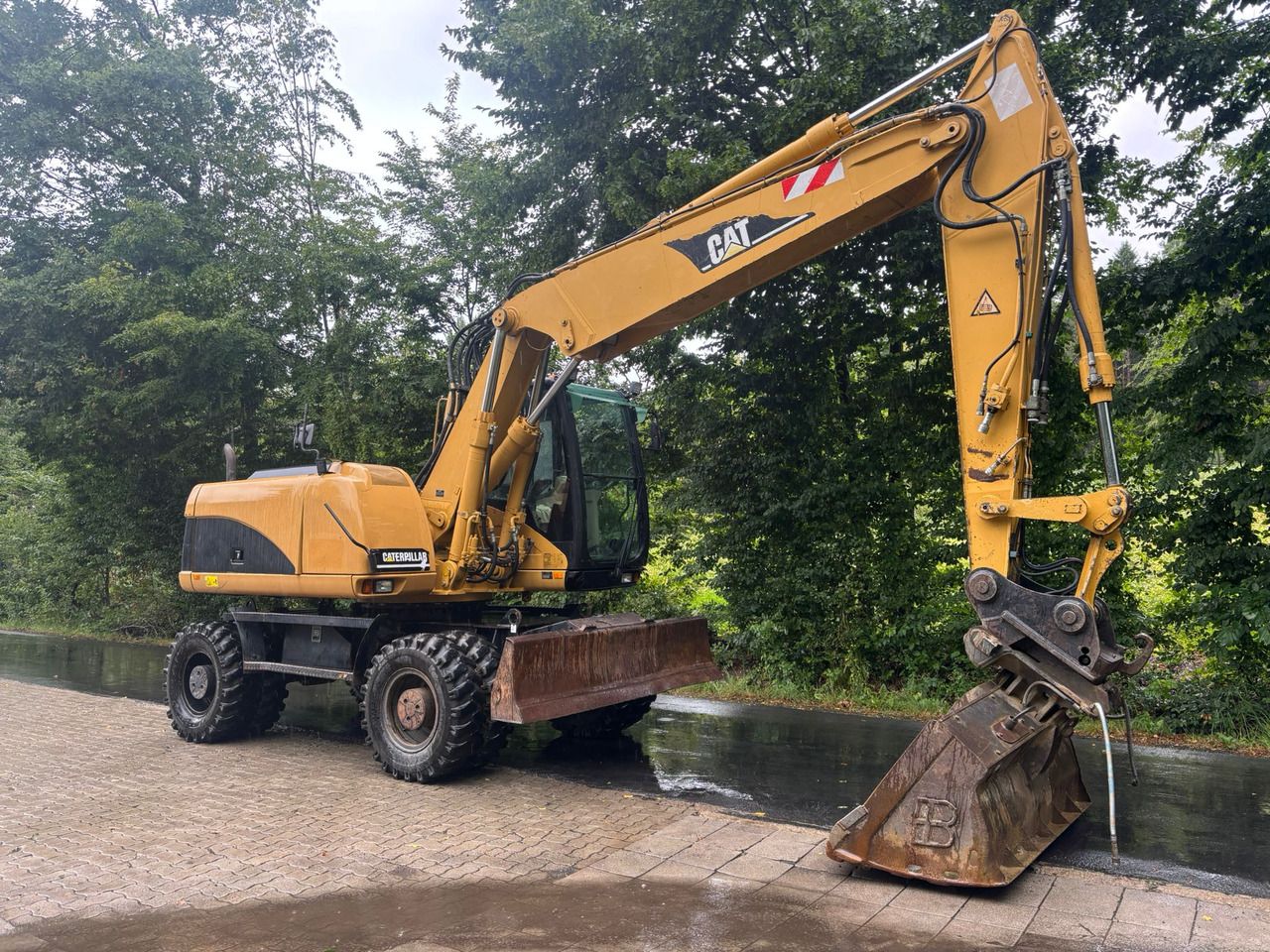 CATERPILLAR M 316 C - Ekskavator roda: gambar 4 CATERPILLAR M 316 C - Ekskavator roda: gambar 4