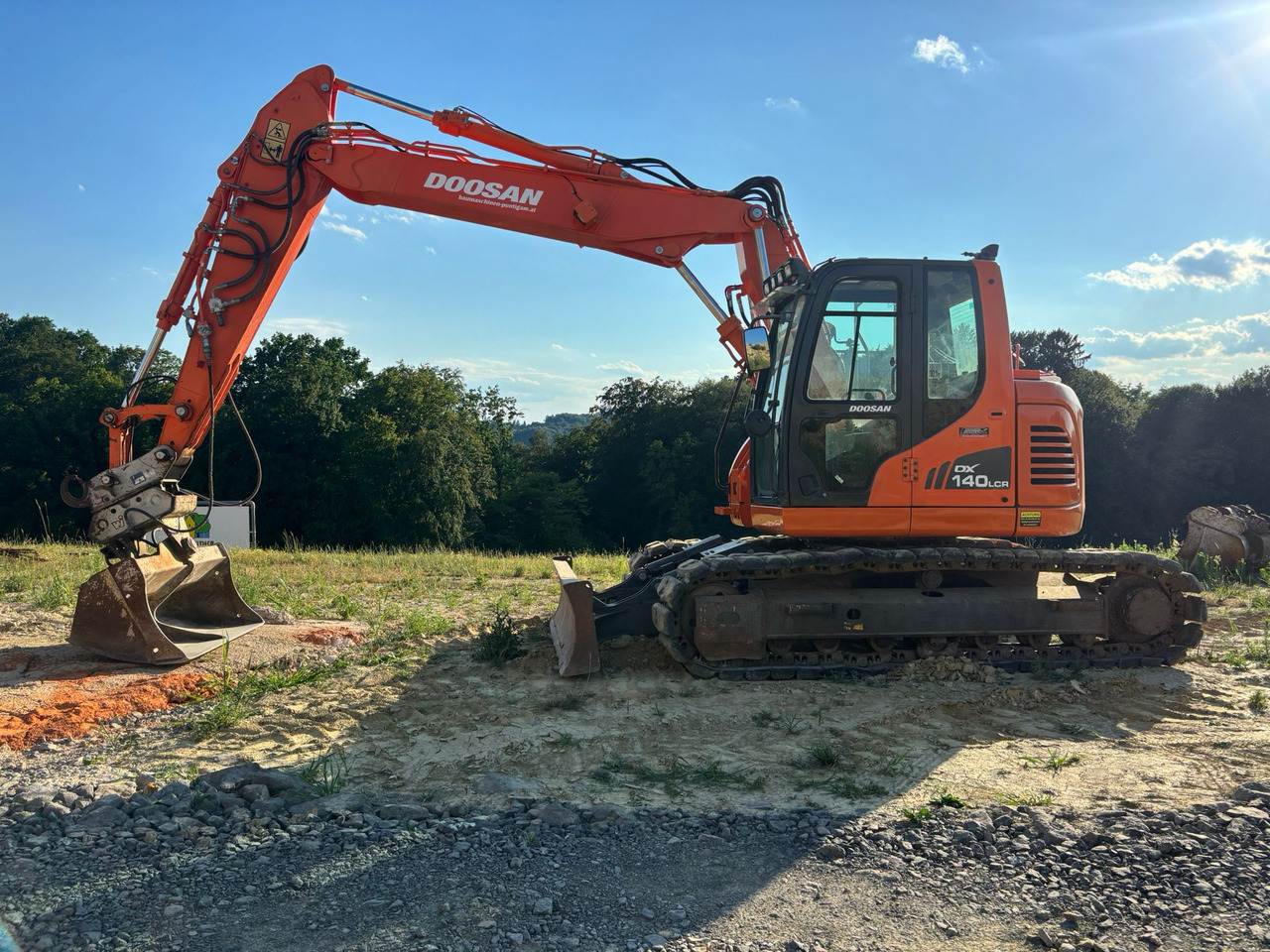 DOOSAN DX 140 LCR-3 - Ekskavator perayap: gambar 1 DOOSAN DX 140 LCR-3 - Ekskavator perayap: gambar 1