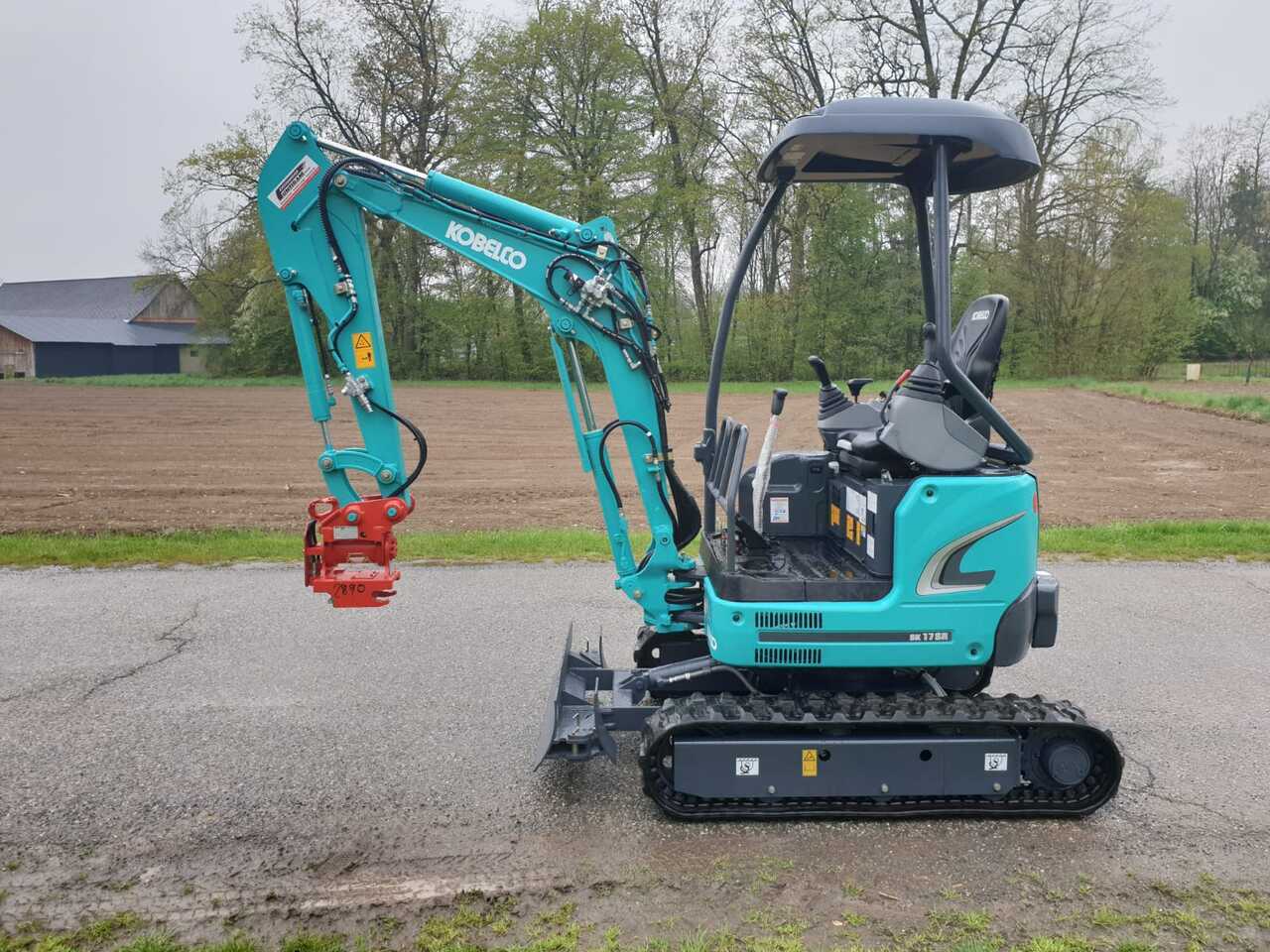 KOBELCO SK 17 SR-3E - Ekskavator mini: gambar 1 KOBELCO SK 17 SR-3E - Ekskavator mini: gambar 1