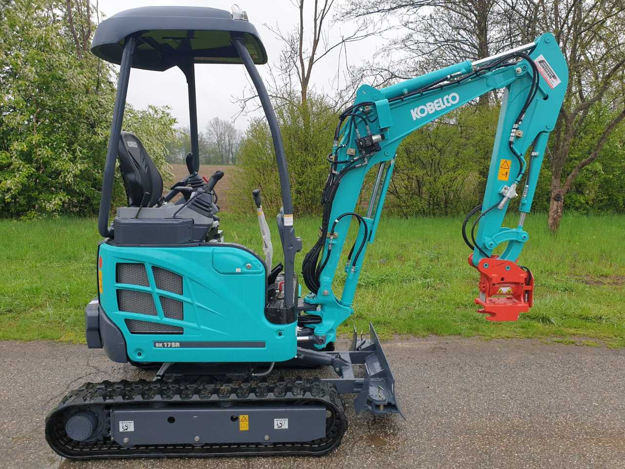KOBELCO SK 17 SR-3E - Ekskavator mini: gambar 2 KOBELCO SK 17 SR-3E - Ekskavator mini: gambar 2