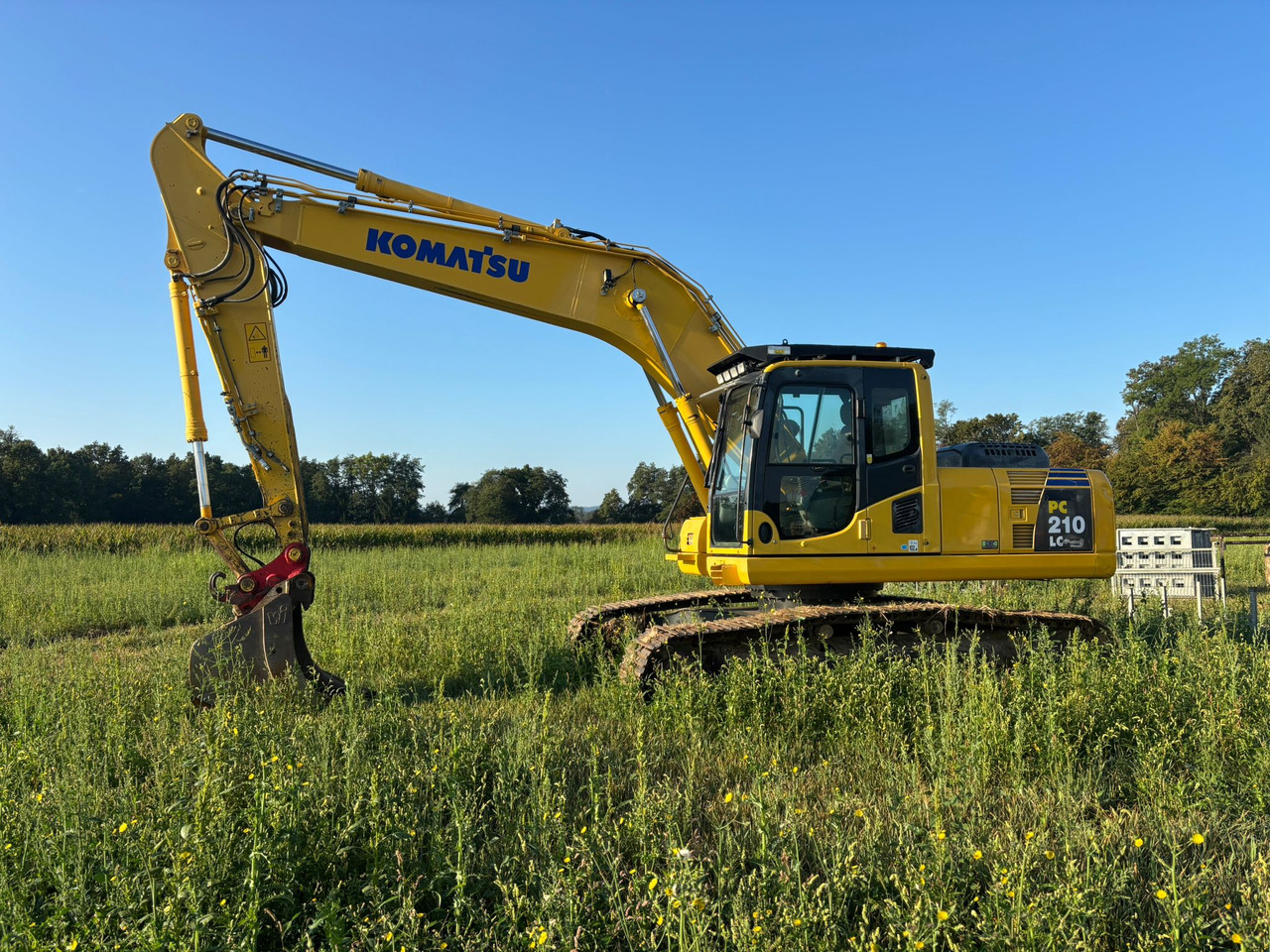 KOMATSU PC 210 LC-8 - Ekskavator perayap: gambar 1 KOMATSU PC 210 LC-8 - Ekskavator perayap: gambar 1