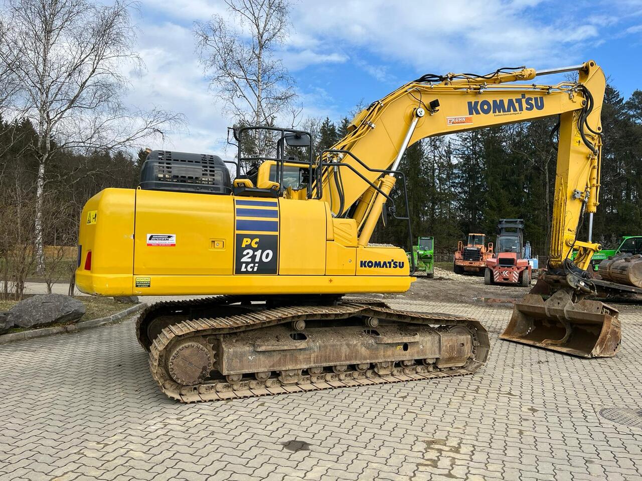 KOMATSU PC 210 LCI-11 - Ekskavator perayap: gambar 2 KOMATSU PC 210 LCI-11 - Ekskavator perayap: gambar 2