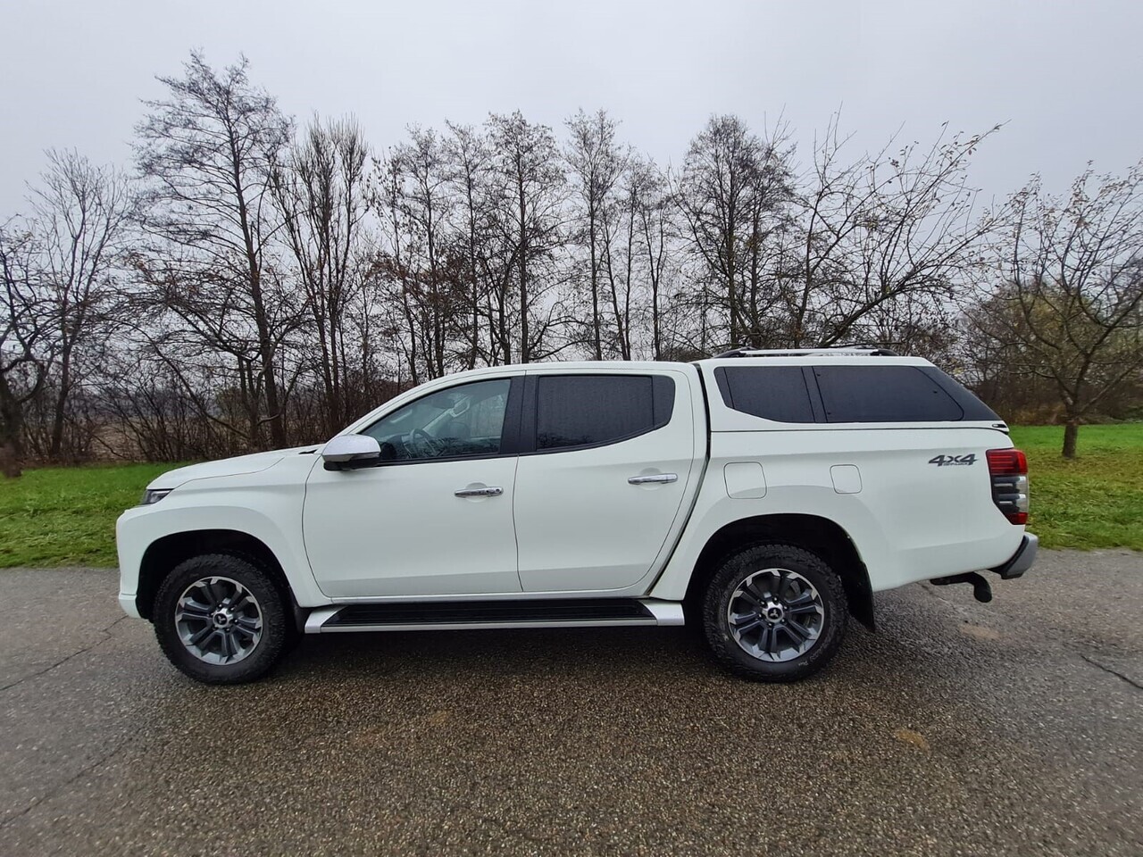 Mitsubishi L 200 - Truk pikap: gambar 1 Mitsubishi L 200 - Truk pikap: gambar 1
