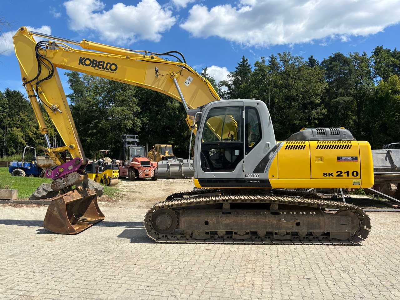 NEW HOLLAND Kobelco E 215 B - Ekskavator perayap: gambar 1 NEW HOLLAND Kobelco E 215 B - Ekskavator perayap: gambar 1