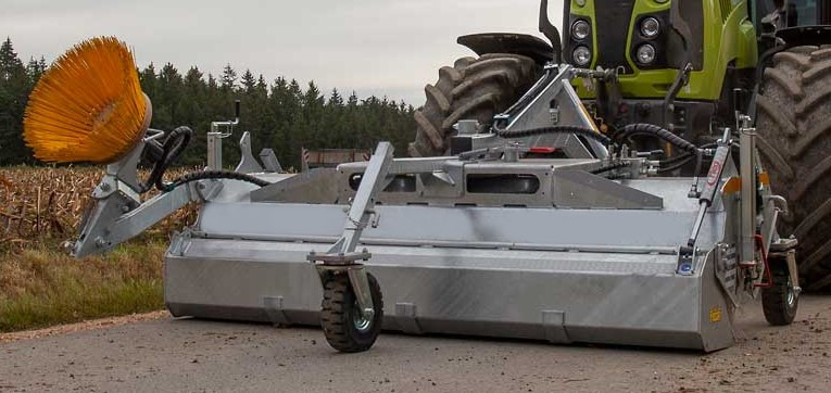 Sweeper type Typ 600 - Sapu untuk Traktor kehutanan: gambar 1 Sweeper type Typ 600 - Sapu untuk Traktor kehutanan: gambar 1