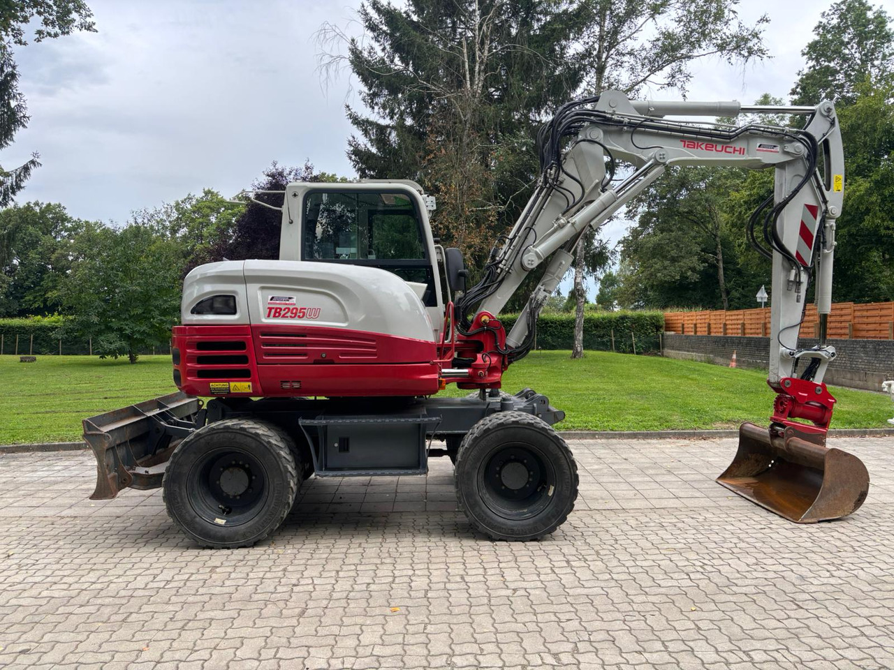 TAKEUCHI TB 295 W - Ekskavator roda: gambar 2 TAKEUCHI TB 295 W - Ekskavator roda: gambar 2