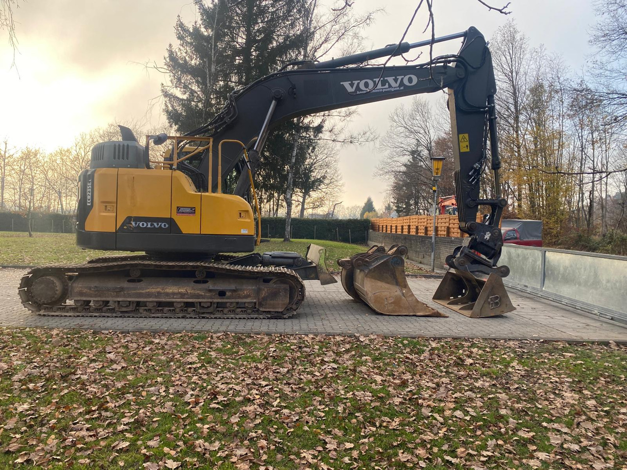 VOLVO ECR 235 EL - Ekskavator perayap: gambar 2 VOLVO ECR 235 EL - Ekskavator perayap: gambar 2