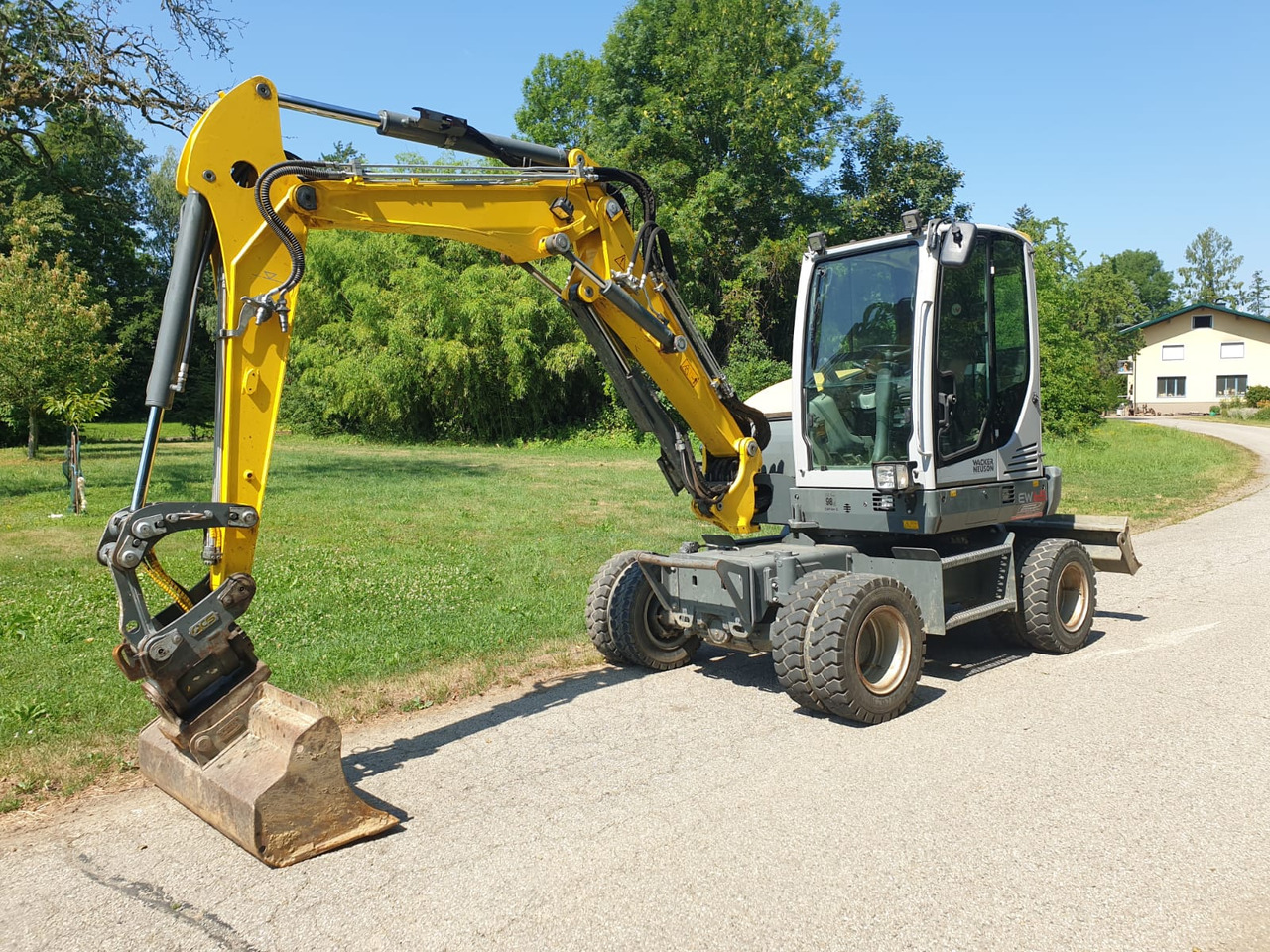 WACKER Neuson EW 65 - Ekskavator roda: gambar 3 WACKER Neuson EW 65 - Ekskavator roda: gambar 3