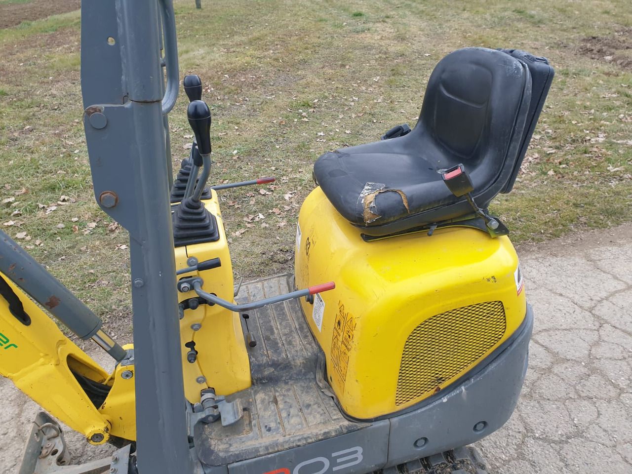 Ekskavator mini Wacker Neuson 803: gambar 8