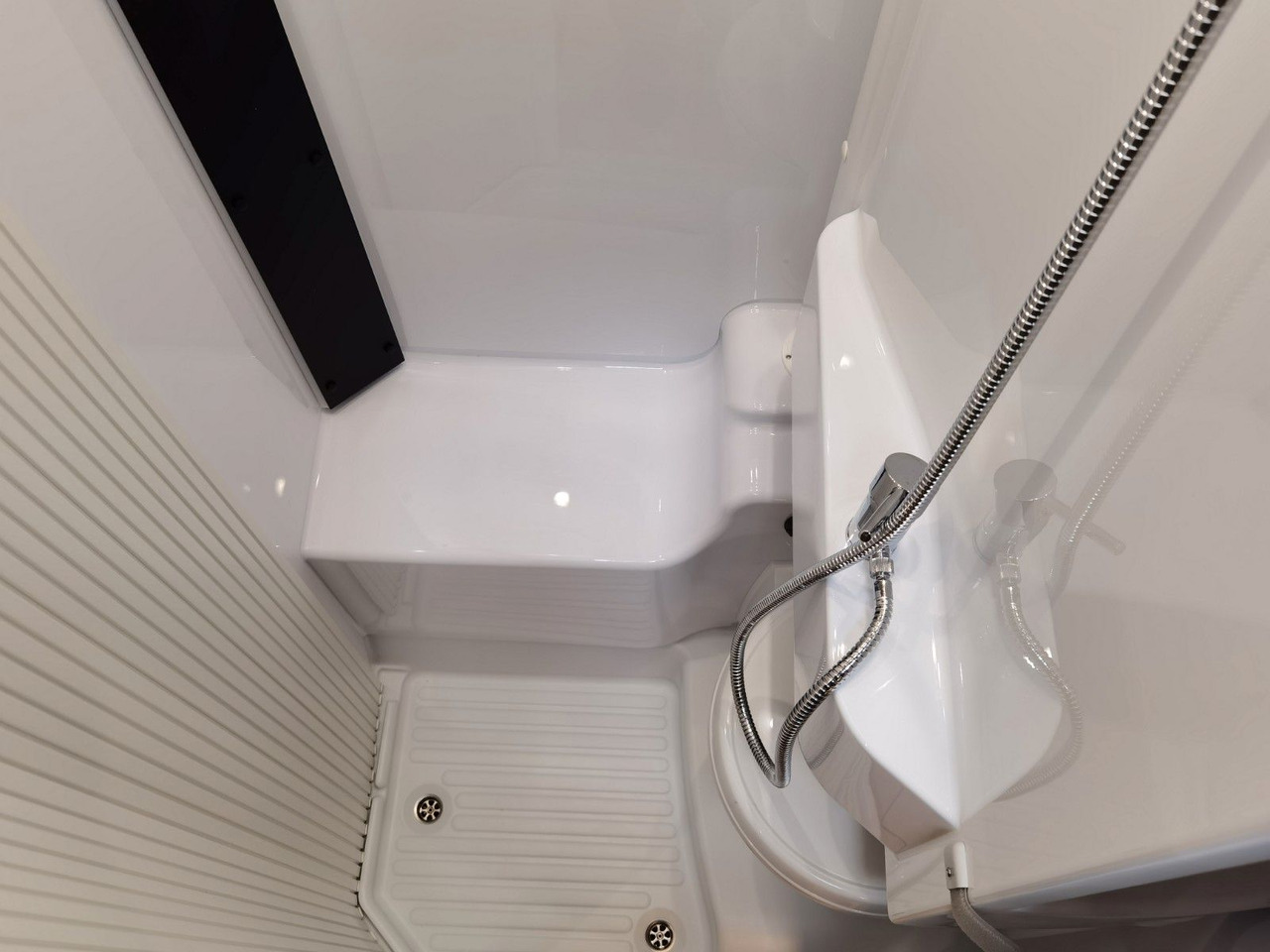 Mobil rumah semi-terintegrasi Chausson 627 TITANIUM / - 2026 - / EINZELBETTEN & HUBBETT: gambar 24 Mobil rumah semi-terintegrasi Chausson 627 TITANIUM / - 2026 - / EINZELBETTEN & HUBBETT: gambar 24