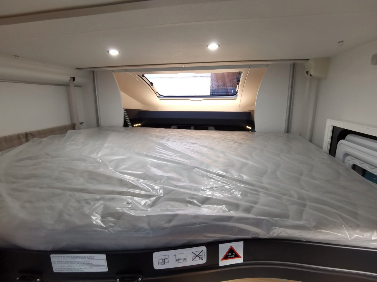 Mobil rumah semi-terintegrasi Chausson 627 TITANIUM / - 2026 - / EINZELBETTEN & HUBBETT: gambar 22 Mobil rumah semi-terintegrasi Chausson 627 TITANIUM / - 2026 - / EINZELBETTEN & HUBBETT: gambar 22