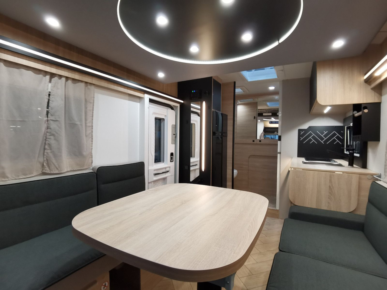 Mobil rumah semi-terintegrasi Chausson 640 ETAPE LINE /-2025- / XXL - HUBBETT & RAUMBAD: gambar 9
