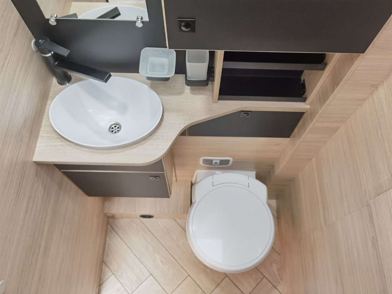 Mobil rumah semi-terintegrasi Chausson 640 TITANIUM / -2026- / 165PS-9G. / XXL-HUBBETT: gambar 15