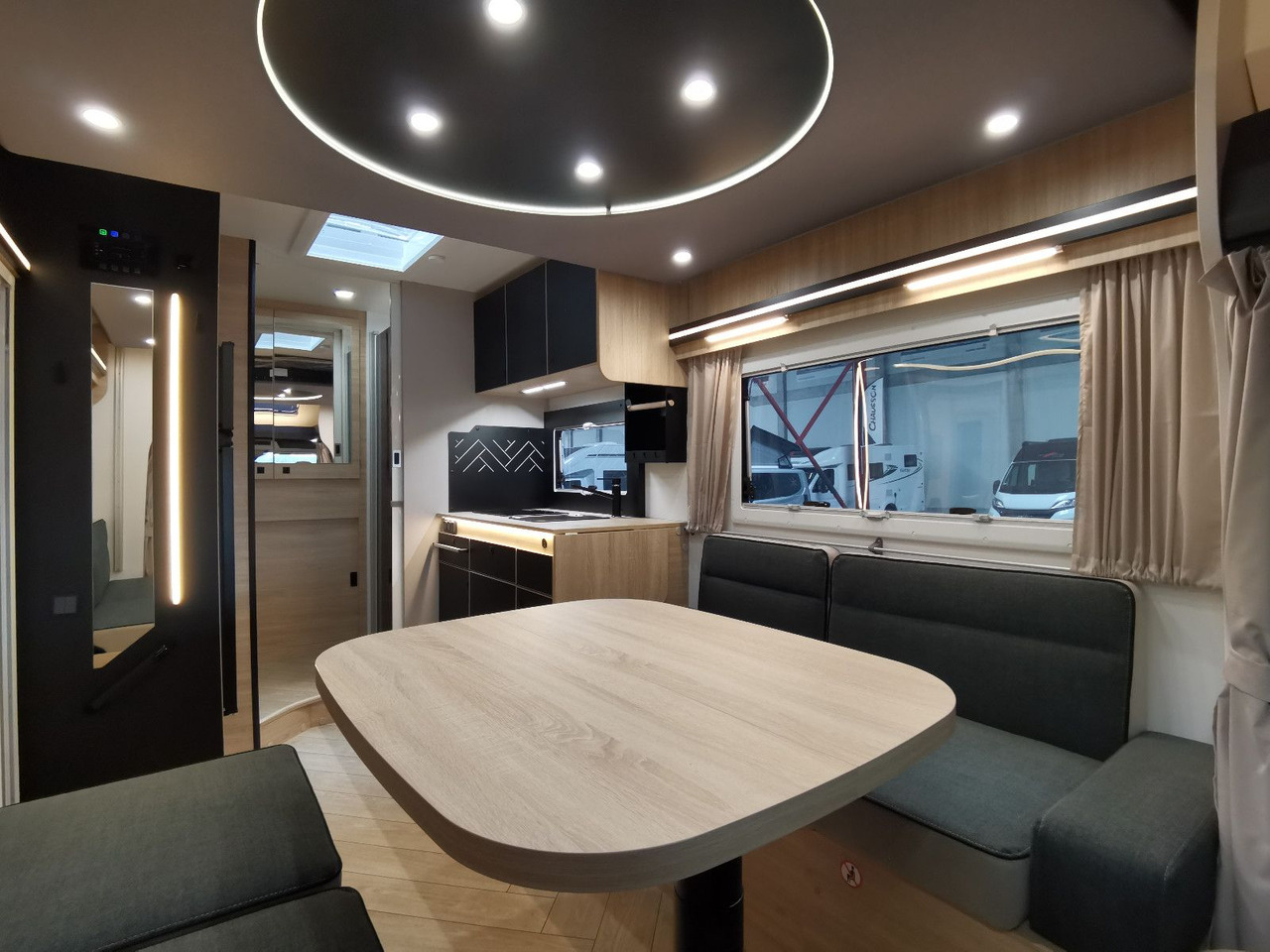 Mobil rumah semi-terintegrasi Chausson 640 TITANIUM / -2026- / 165PS-9G. / XXL-HUBBETT: gambar 6