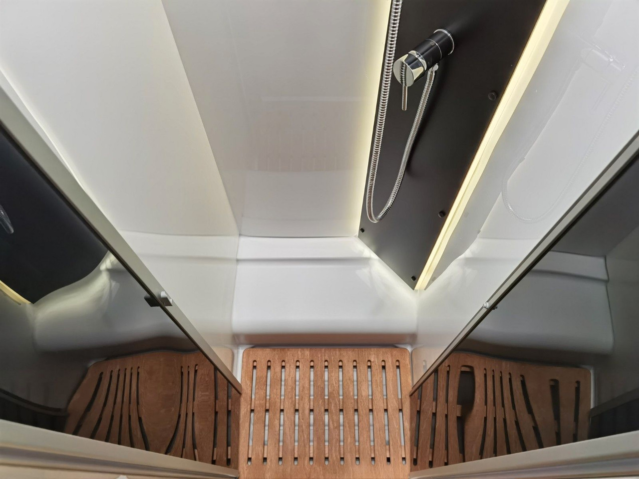 Mobil rumah semi-terintegrasi Chausson 724 ETAPE - LINE /140PS /ZUBEHÖR & CONNECT PAKET: gambar 21