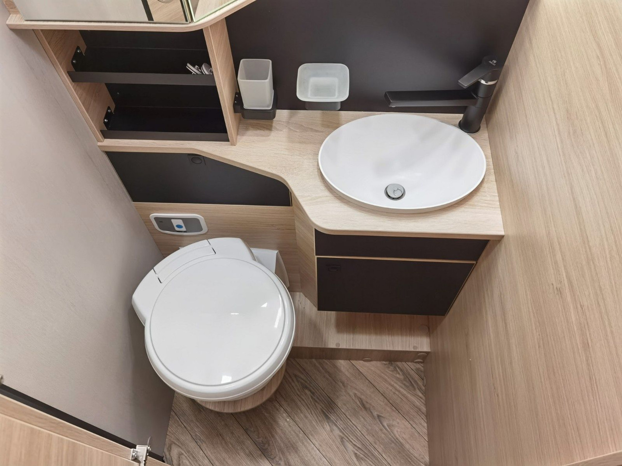 Mobil rumah semi-terintegrasi Chausson 724 ETAPE - LINE /140PS /ZUBEHÖR & CONNECT PAKET: gambar 22