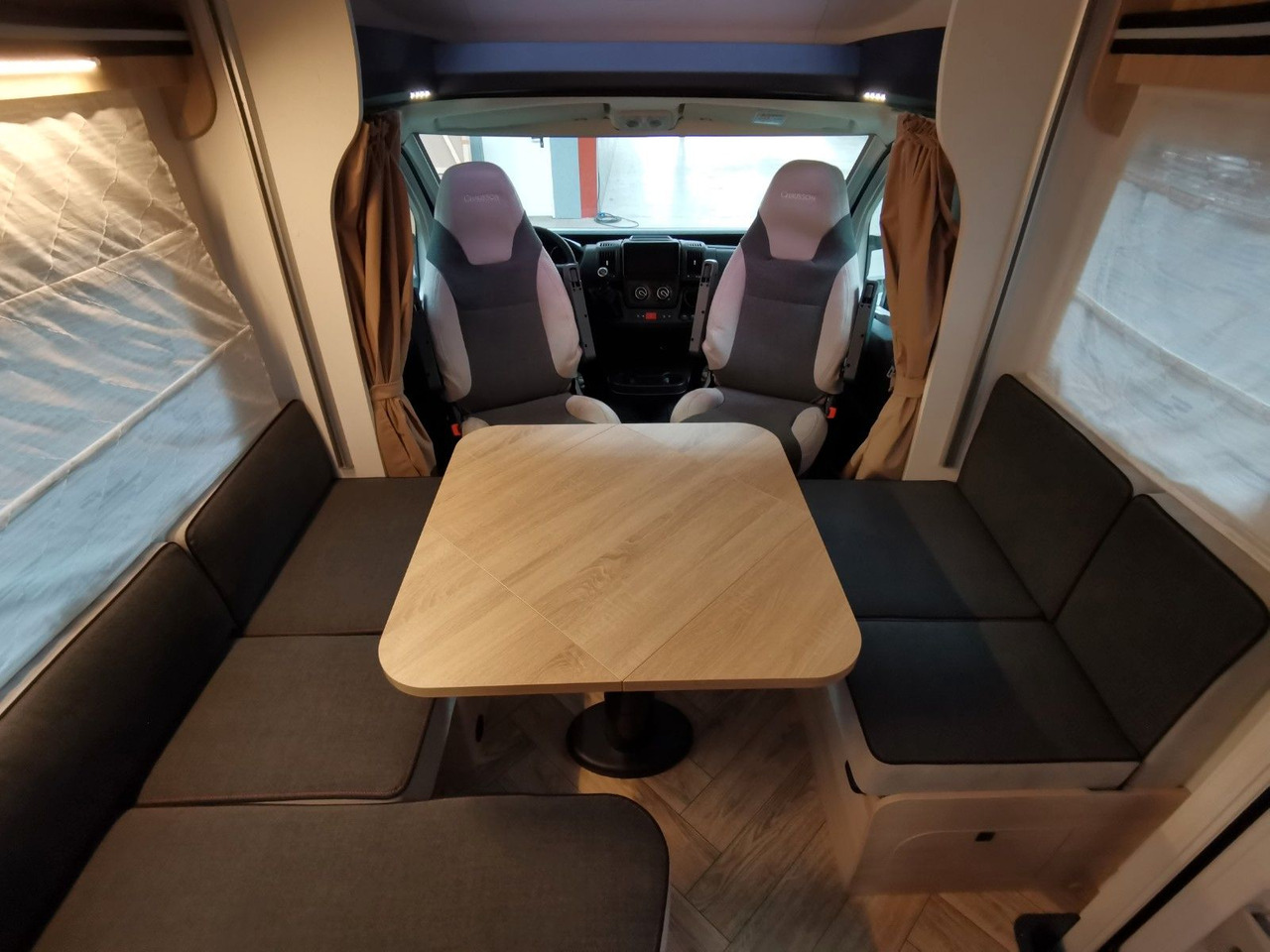 Mobil rumah semi-terintegrasi Chausson 724 ETAPE - LINE /140PS /ZUBEHÖR & CONNECT PAKET: gambar 13