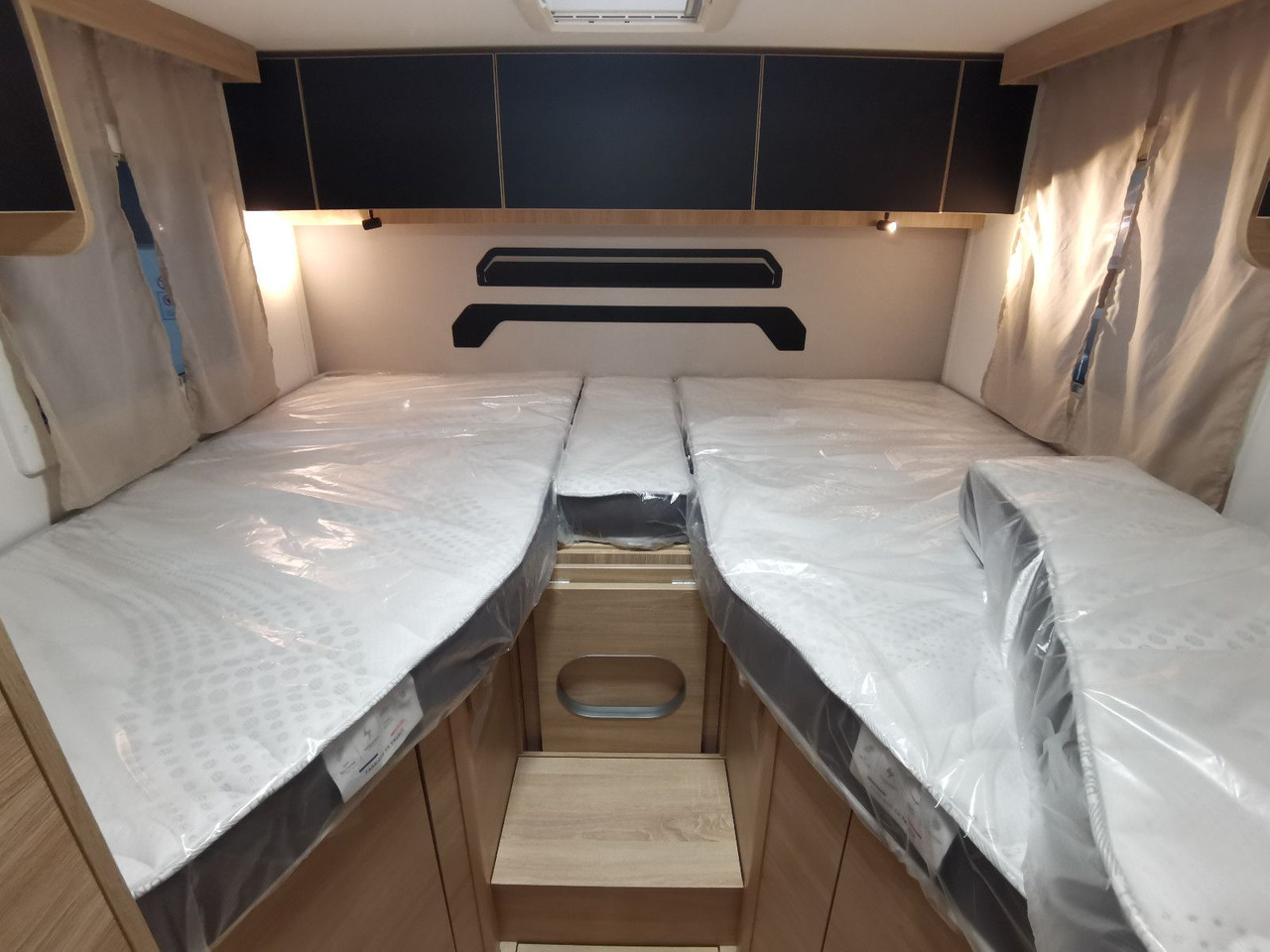 Mobil rumah semi-terintegrasi Chausson 777 ETAPE LINE / -2025- / HUBBETT & EINZELBETTEN: gambar 15