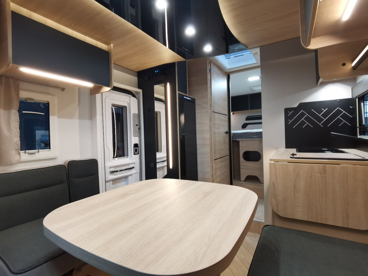 Mobil rumah semi-terintegrasi Chausson 777 ETAPE LINE / -2025- / HUBBETT & EINZELBETTEN: gambar 8