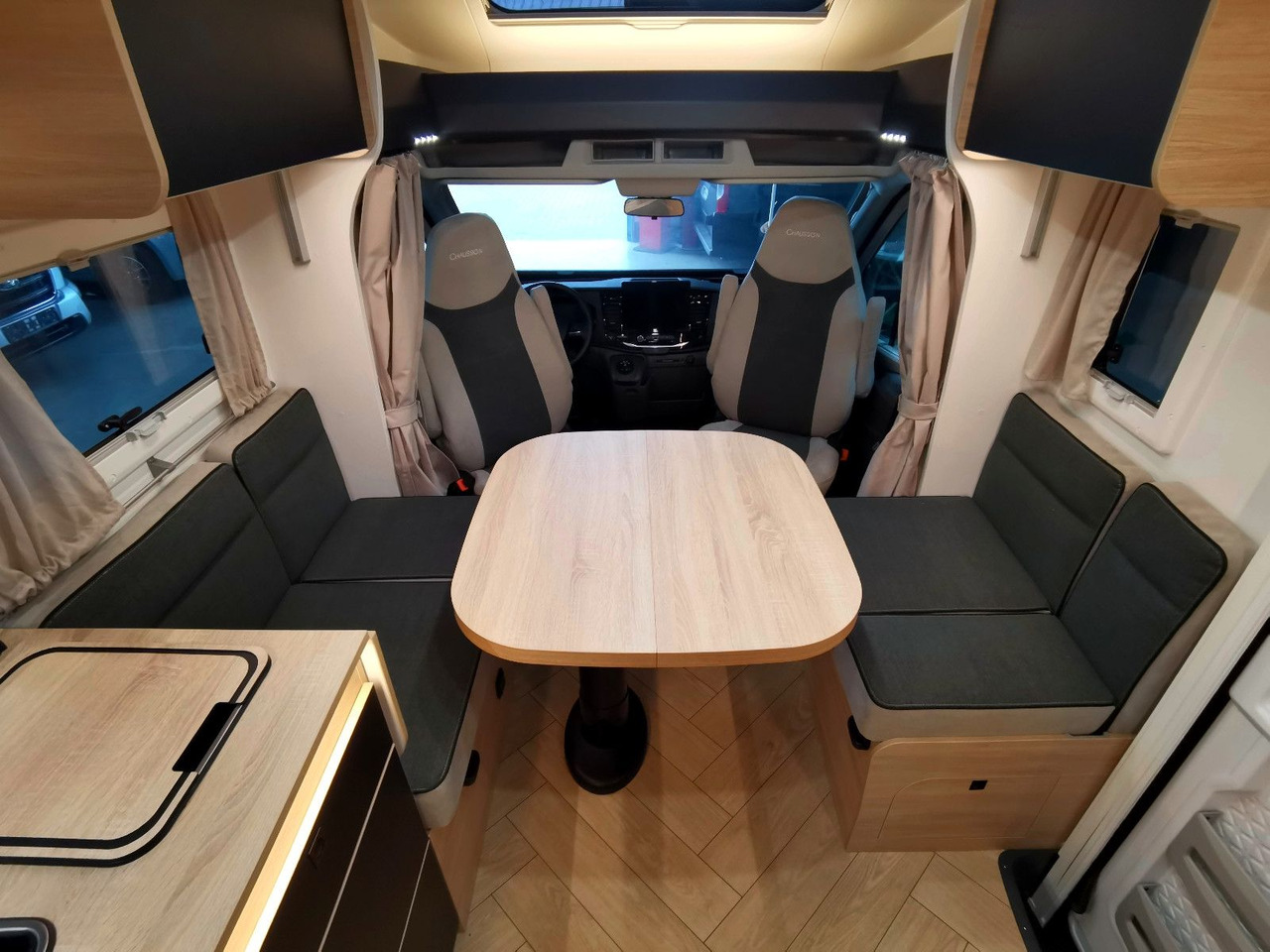 Mobil rumah semi-terintegrasi Chausson 777 ETAPE LINE / -2025- / HUBBETT & EINZELBETTEN: gambar 9