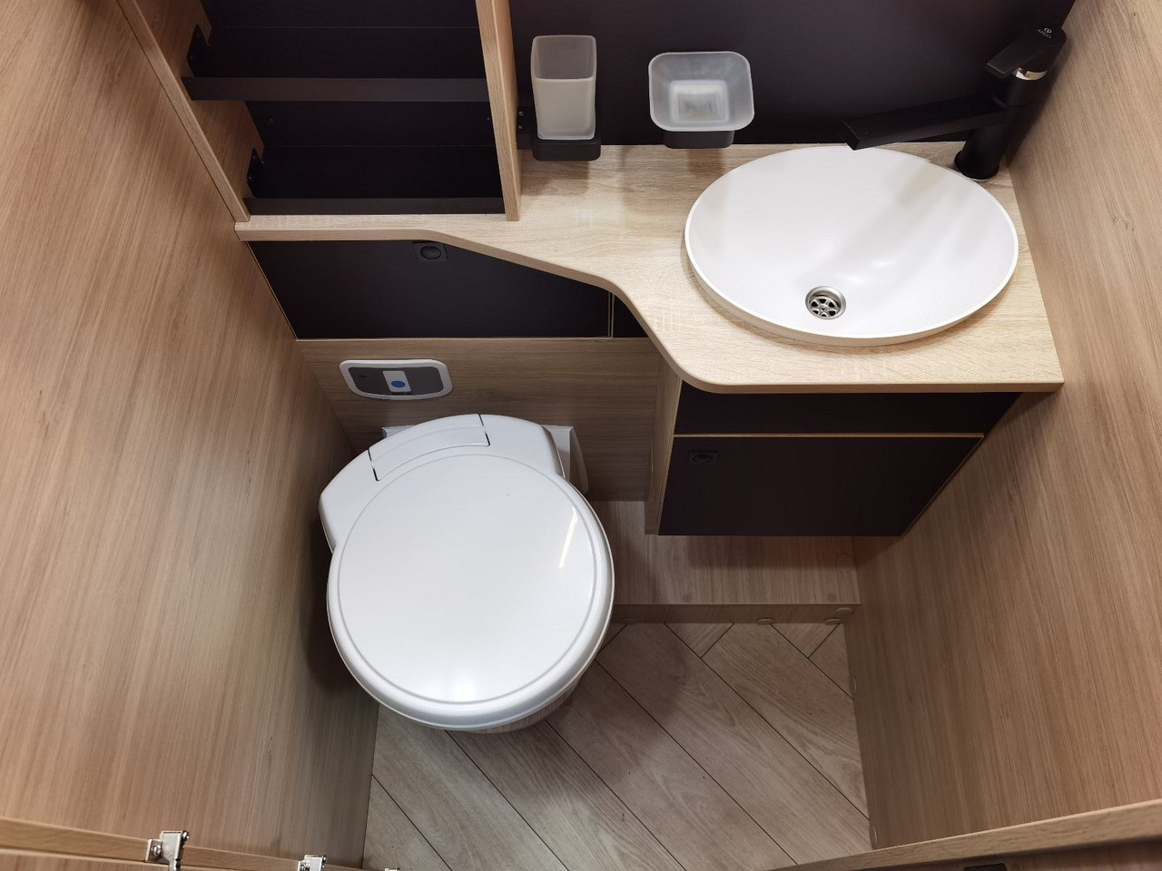 Mobil rumah semi-terintegrasi Chausson 777 ETAPE LINE / -2025- / HUBBETT & EINZELBETTEN: gambar 17