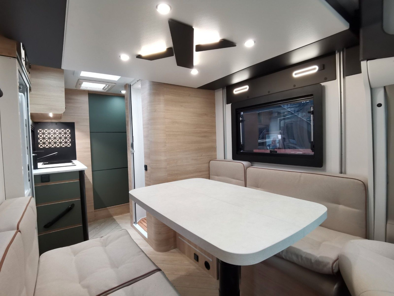 Mobil rumah semi-terintegrasi Chausson X 650 EXCLUSIVE LINE / - 2025 - / XXL - HUBBETT: gambar 15