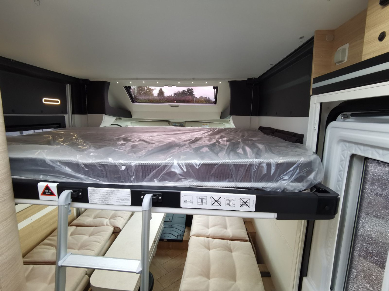 Mobil rumah semi-terintegrasi Chausson X 650 EXCLUSIVE LINE / - 2026 - / XXL - HUBBETT: gambar 20