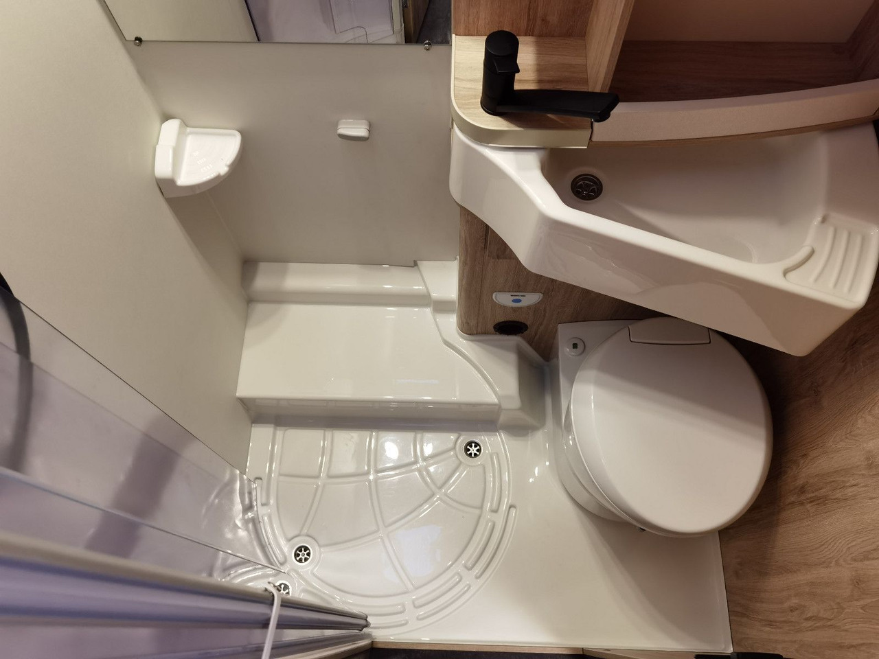 Leasing  Eura Mobil PROFILA T 660 EB / -2025-/ 140PS / MONDIAL-PAKET Eura Mobil PROFILA T 660 EB / -2025-/ 140PS / MONDIAL-PAKET: gambar 22