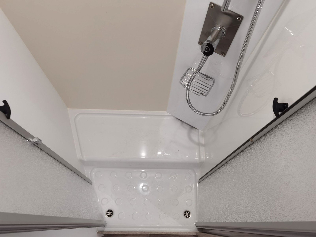 Mobil rumah semi-terintegrasi Forster T 745 EB / -2025- / 180 PS- 8.G. AUTOMATIK: gambar 21