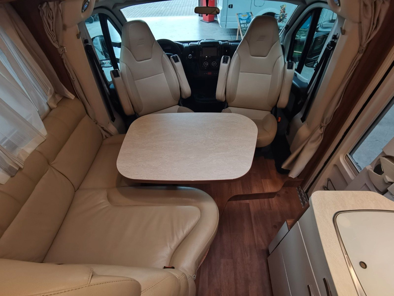 Mobil rumah semi-terintegrasi HYMER / ERIBA / HYMERCAR EXSIS T 588 / SAT / AHK / NAVI / EINZELBETTEN: gambar 13