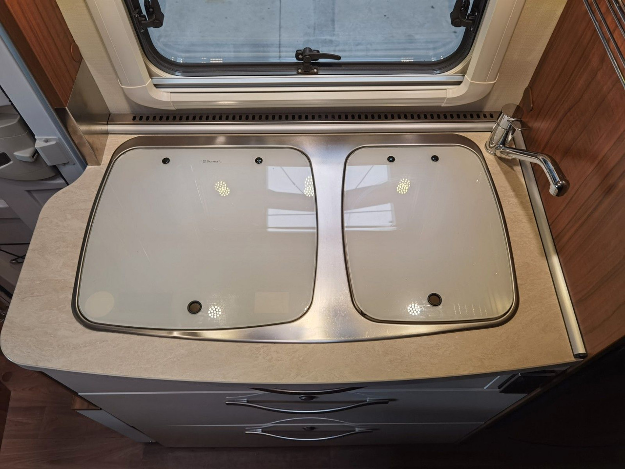 Mobil rumah semi-terintegrasi HYMER / ERIBA / HYMERCAR EXSIS T 588 / SAT / AHK / NAVI / EINZELBETTEN: gambar 18