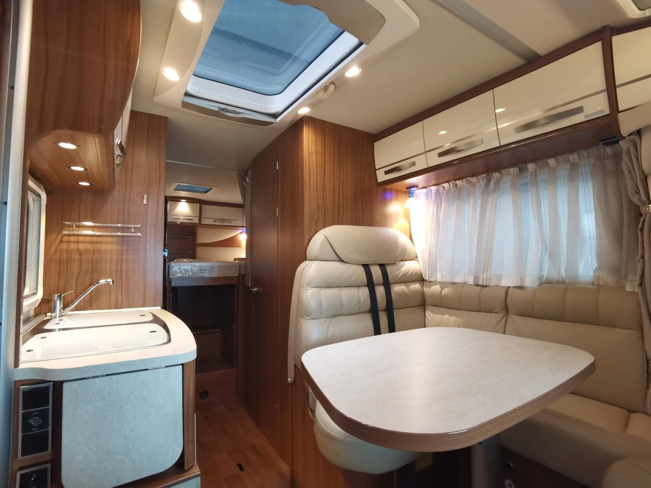 Mobil rumah semi-terintegrasi HYMER / ERIBA / HYMERCAR EXSIS T 588 / SAT / AHK / NAVI / EINZELBETTEN: gambar 14