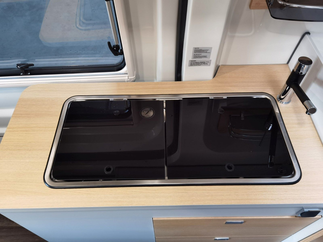 Mobil kemping Karmann DEXTER 560 / 170PS - 4x4 / SOLAR & MARKISE & ALU: gambar 15 Mobil kemping Karmann DEXTER 560 / 170PS - 4x4 / SOLAR & MARKISE & ALU: gambar 15