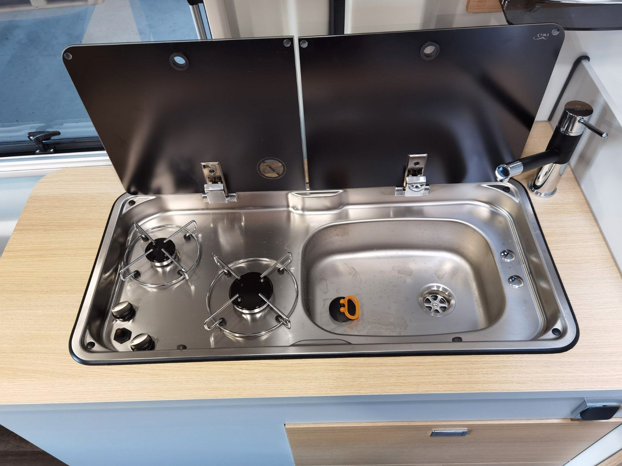 Mobil kemping Karmann DEXTER 560 / 170PS - 4x4 / SOLAR & MARKISE & ALU: gambar 16 Mobil kemping Karmann DEXTER 560 / 170PS - 4x4 / SOLAR & MARKISE & ALU: gambar 16