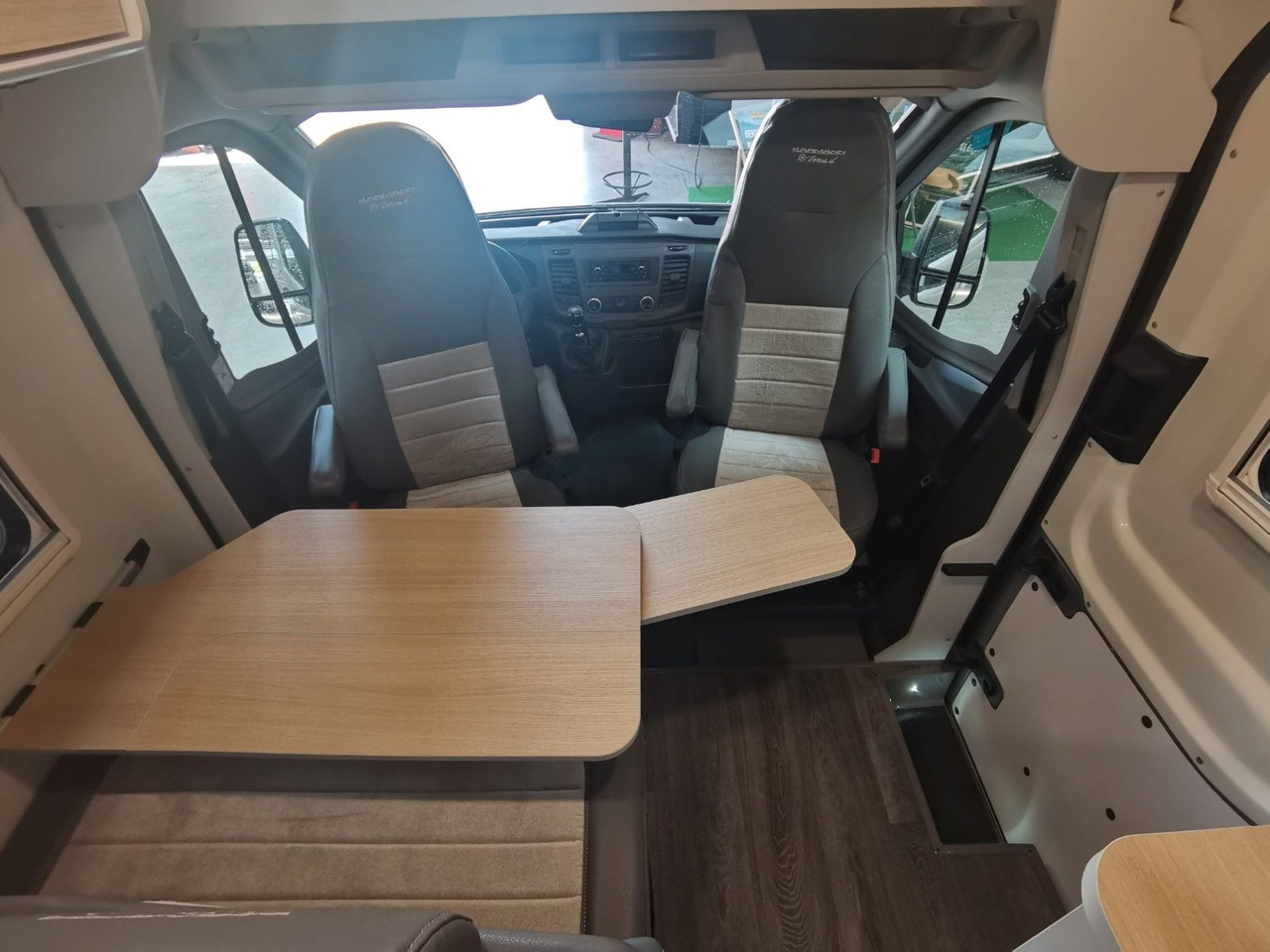 Mobil kemping Karmann DEXTER 560 / 170PS - 4x4 / SOLAR & MARKISE & ALU: gambar 12 Mobil kemping Karmann DEXTER 560 / 170PS - 4x4 / SOLAR & MARKISE & ALU: gambar 12