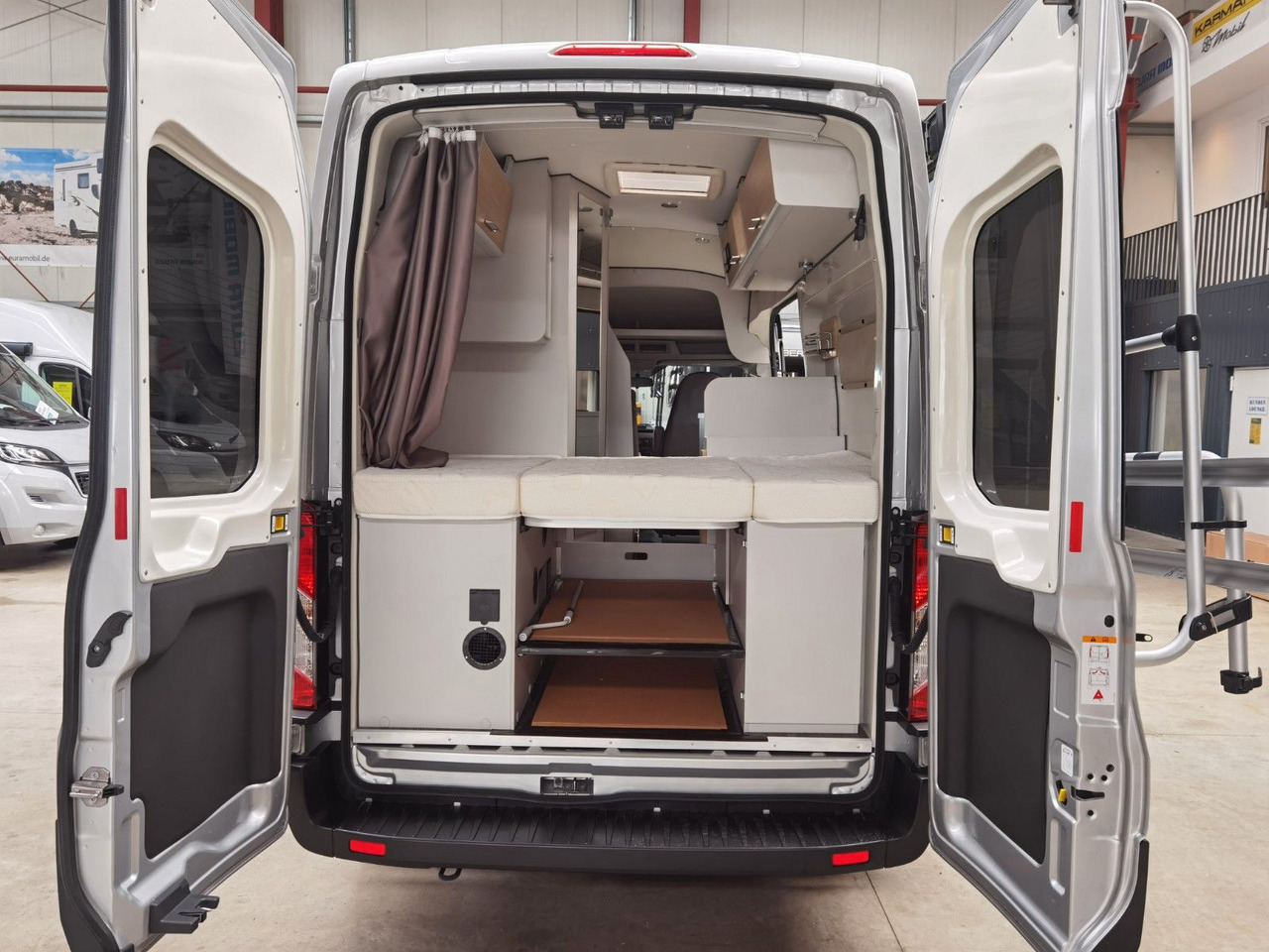 Mobil kemping Karmann DEXTER 560 / 170PS - 4x4 / SOLAR & MARKISE & ALU: gambar 8 Mobil kemping Karmann DEXTER 560 / 170PS - 4x4 / SOLAR & MARKISE & ALU: gambar 8