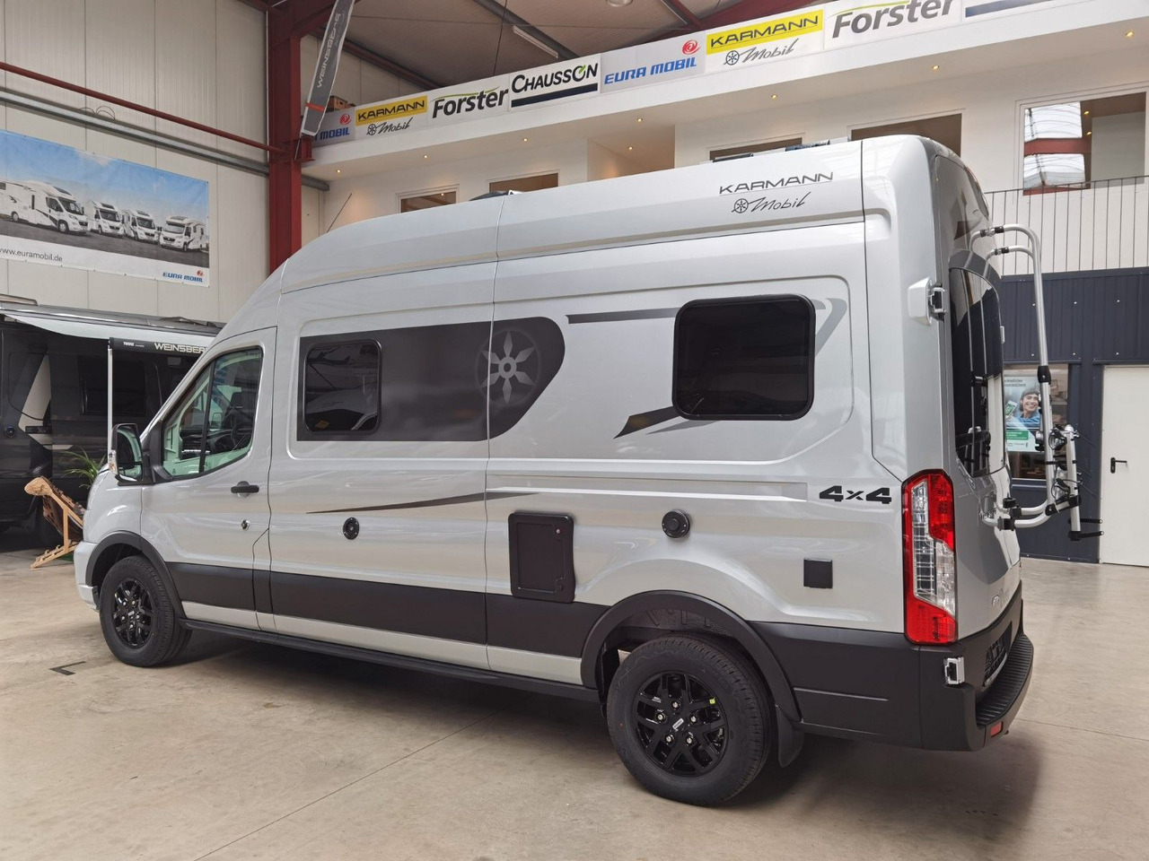 Karmann DEXTER 560 / 170PS - 4x4 / SOLAR & MARKISE & ALU - Mobil kemping: gambar 5 Karmann DEXTER 560 / 170PS - 4x4 / SOLAR & MARKISE & ALU - Mobil kemping: gambar 5