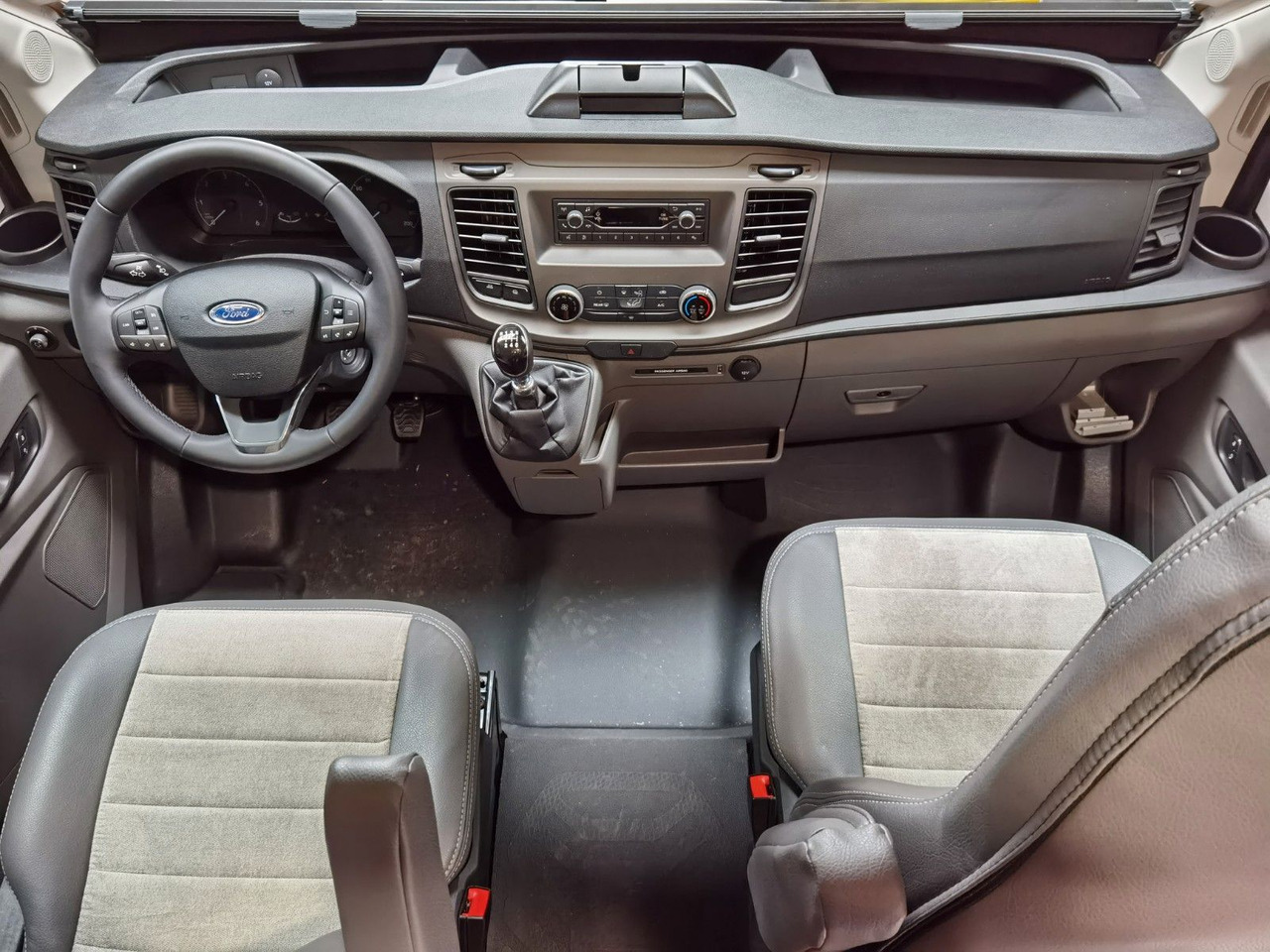 Mobil kemping Karmann DEXTER 570 / 170PS-4x4 /SOLAR/ AHK/ EINZELBETTEN: gambar 9