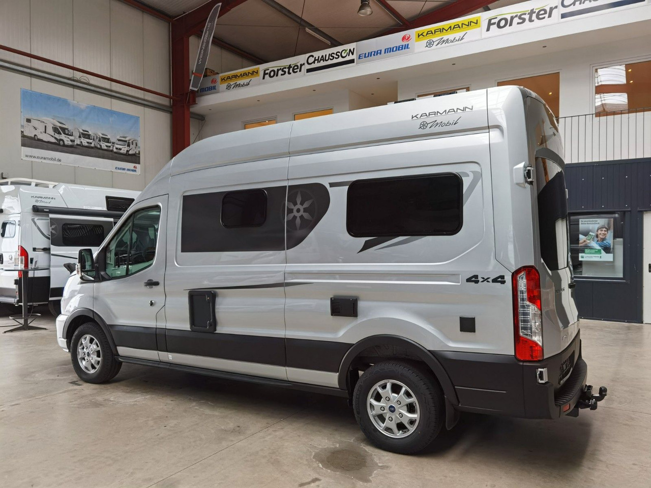 Karmann DEXTER 570 / 170PS-4x4 /SOLAR/ AHK/ EINZELBETTEN - Mobil kemping: gambar 5 Karmann DEXTER 570 / 170PS-4x4 /SOLAR/ AHK/ EINZELBETTEN - Mobil kemping: gambar 5