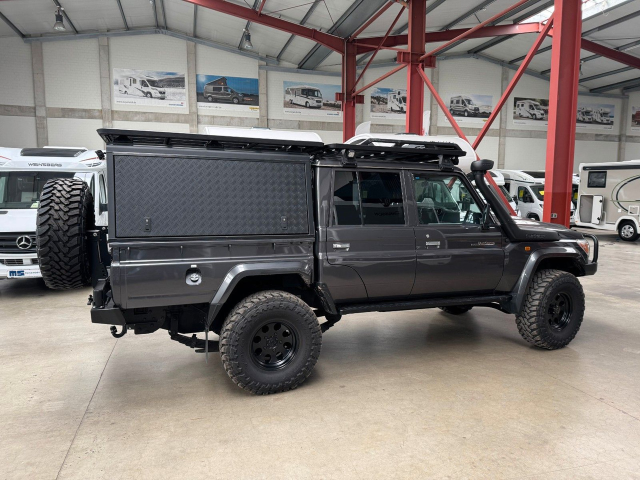 Toyota GRJ 79 DC - VX LIMITED / VIELE EXTRAS - Mobil SUV: gambar 3 Toyota GRJ 79 DC - VX LIMITED / VIELE EXTRAS - Mobil SUV: gambar 3