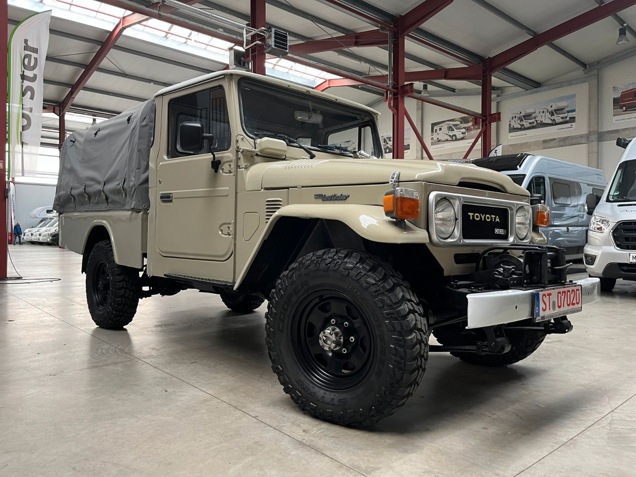 Toyota LAND CRUISER HJ 45 - 3.6l DIESEL / PICK UP - Mobil SUV: gambar 2 Toyota LAND CRUISER HJ 45 - 3.6l DIESEL / PICK UP - Mobil SUV: gambar 2