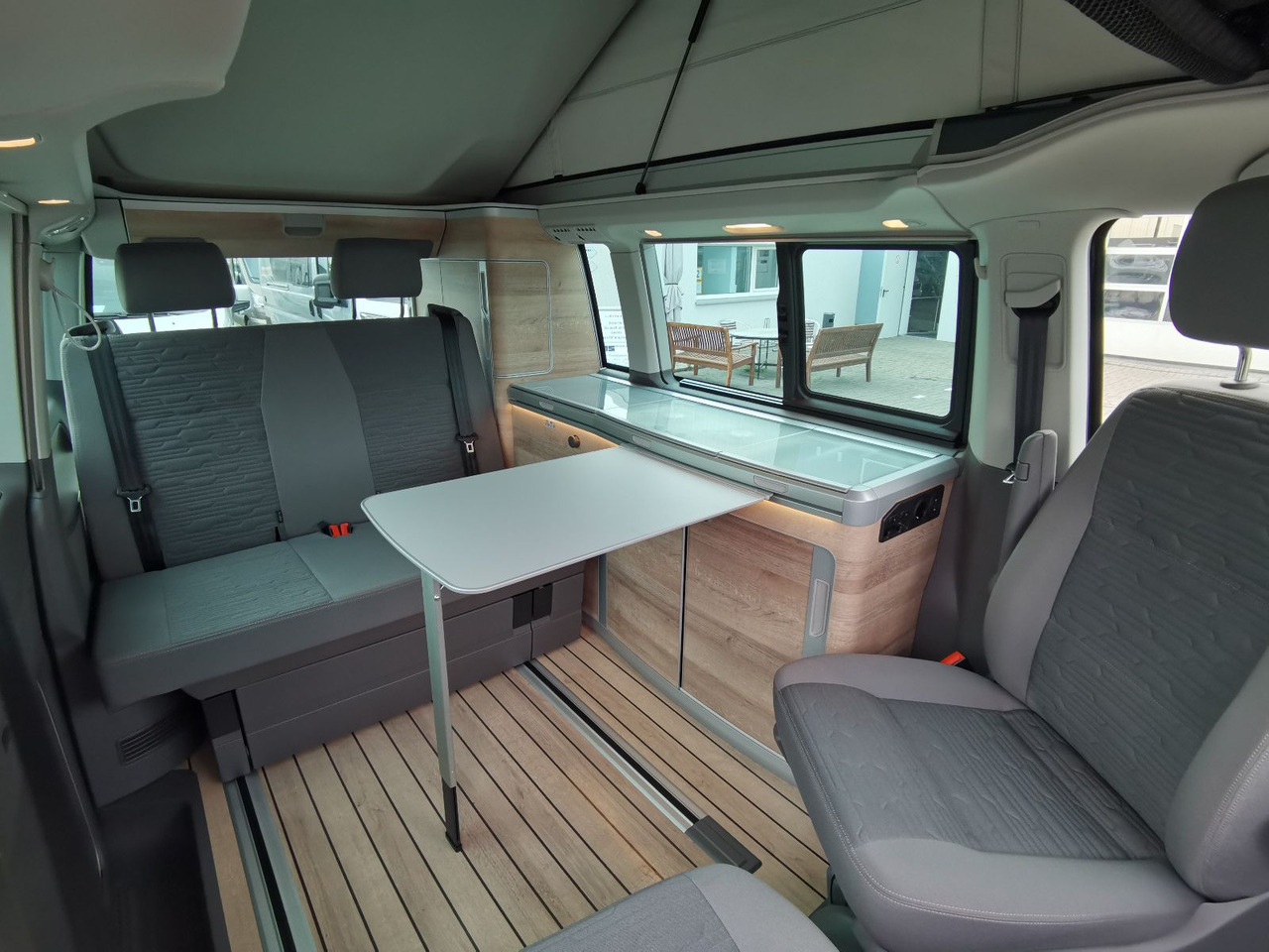 Van penumpang Volkswagen T6.1 CALIFORNIA OCEAN EDITION / DSG / ACC / NAVI: gambar 20
