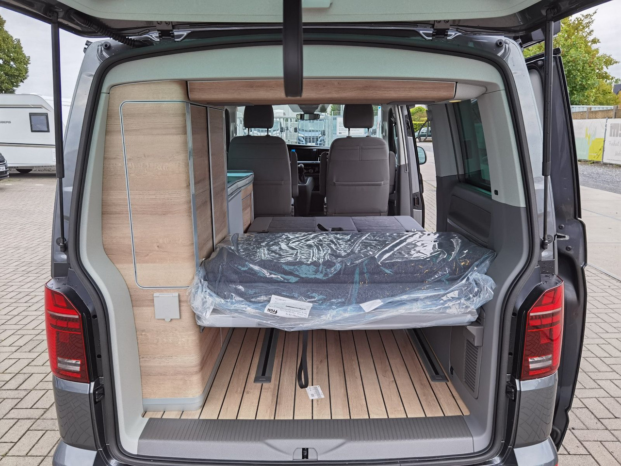 Van penumpang Volkswagen T6.1 CALIFORNIA OCEAN EDITION / DSG / ACC / NAVI: gambar 17