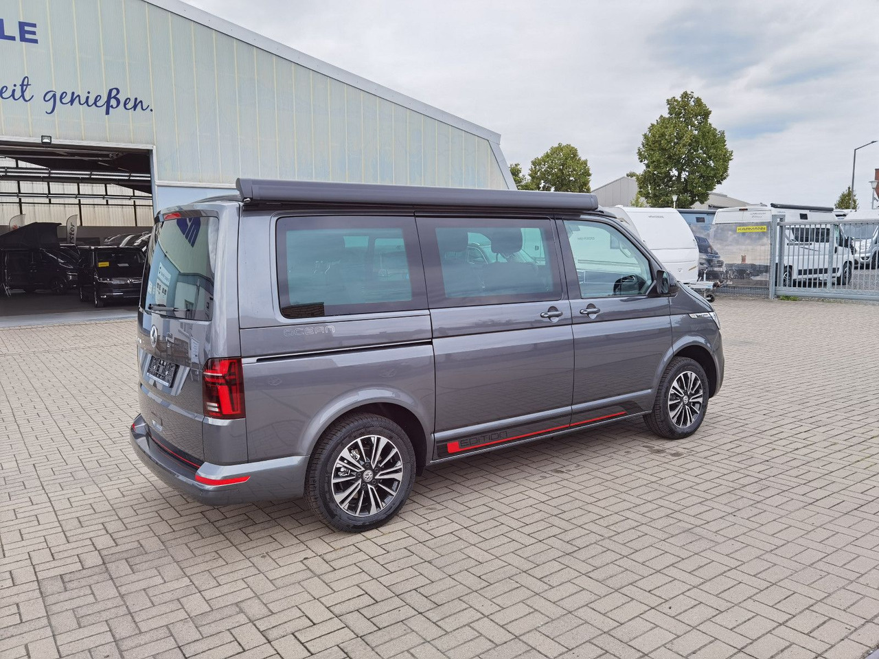 Volkswagen T6.1 CALIFORNIA OCEAN EDITION / DSG / NAVI / ACC - Mobil kemping: gambar 4 Volkswagen T6.1 CALIFORNIA OCEAN EDITION / DSG / NAVI / ACC - Mobil kemping: gambar 4