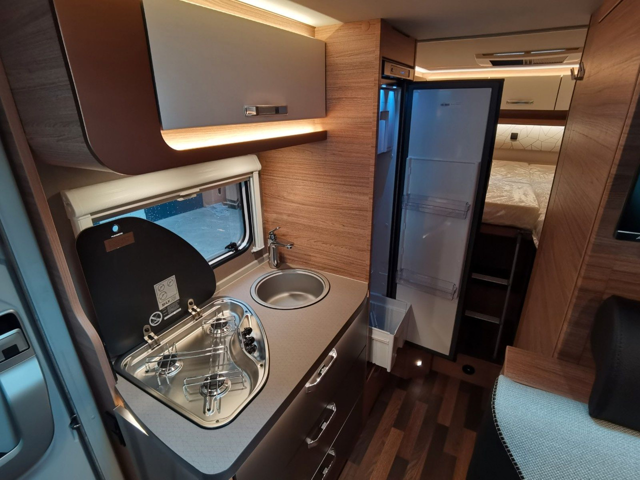 Leasing  Weinsberg CARACOMPACT 600 MEG EDITION-PEPPER/ EINZELBETTEN Weinsberg CARACOMPACT 600 MEG EDITION-PEPPER/ EINZELBETTEN: gambar 13