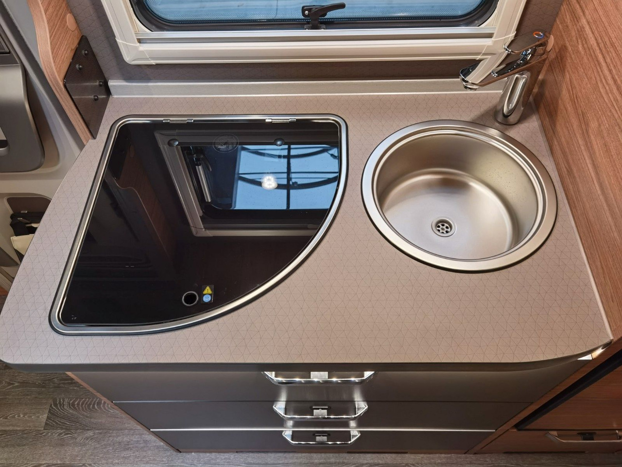 Mobil rumah semi-terintegrasi Weinsberg CARACOMPACT 640 MEG EDITION-PEPPER /-MODELL 2026: gambar 17