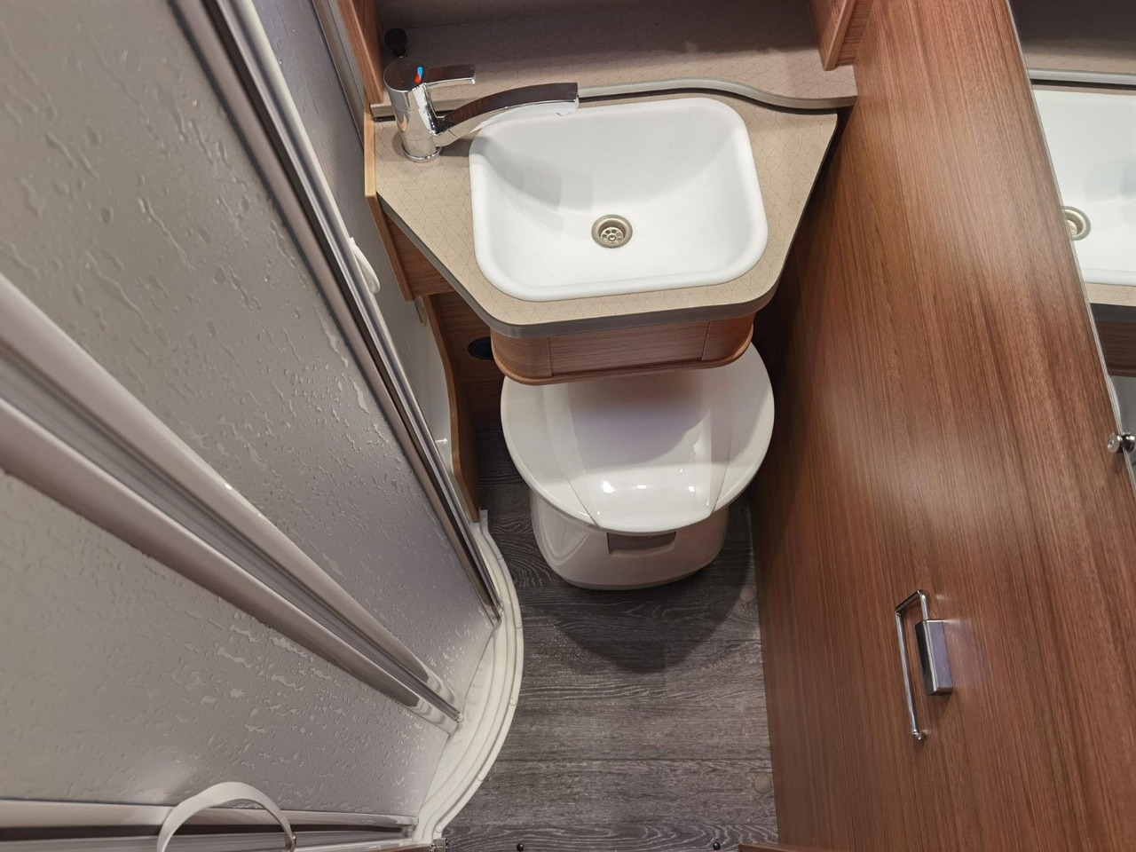 Mobil rumah semi-terintegrasi Weinsberg CARACOMPACT 640 MEG EDITION-PEPPER /-MODELL 2026: gambar 14