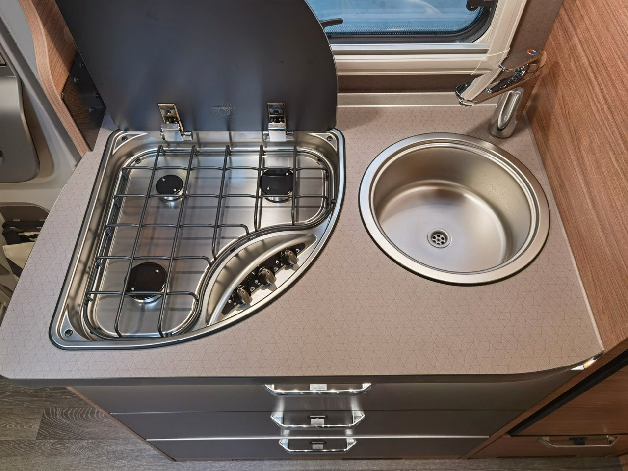 Mobil rumah semi-terintegrasi Weinsberg CARACOMPACT 640 MEG EDITION-PEPPER /-MODELL 2026: gambar 18